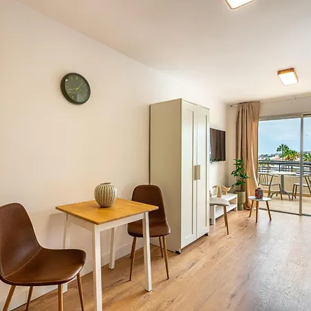 Luxury 2 Ocean View Wifi Free Apartment *